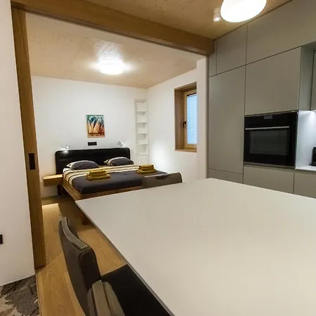 V22 - Premium Apartements شقة