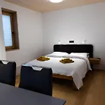 Апартаменти V22 - Premium Apartements Любляна